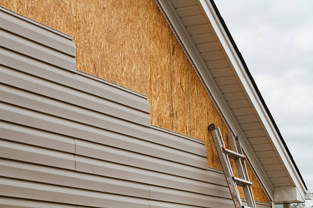 24/7 Emergency Vinyl Siding experts in Litchfield, IL